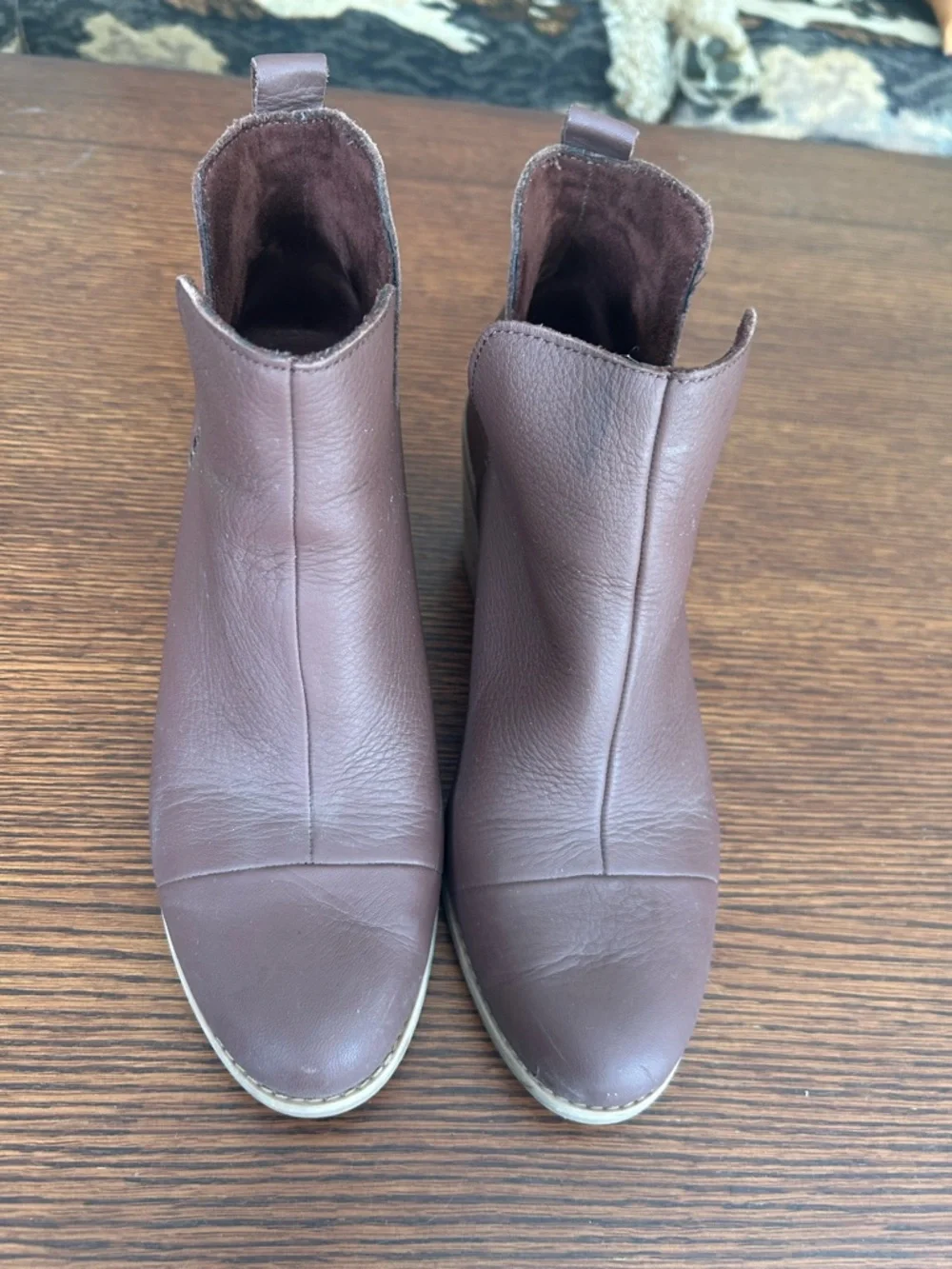 Toms Brown Leather Ankle Booties with Stacked Heel - Picture 7 of 7